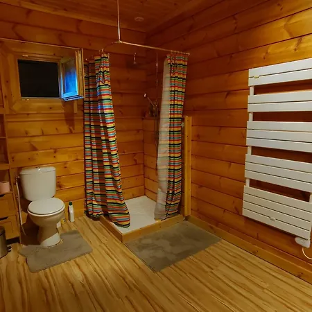 ゲストハウス With En Bathroom In Cosy Wooden House *