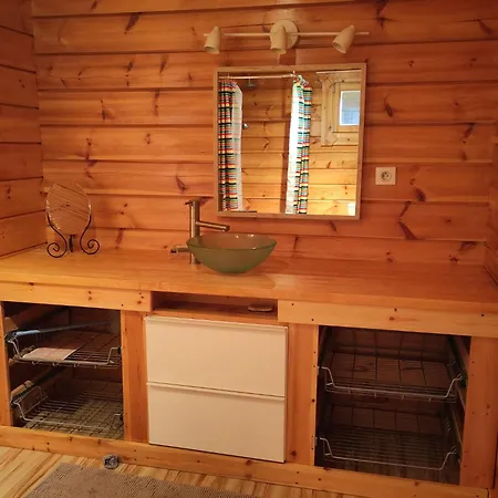 With En Bathroom In Cosy Wooden House