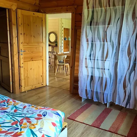 ゲストハウス With En Bathroom In Cosy Wooden House